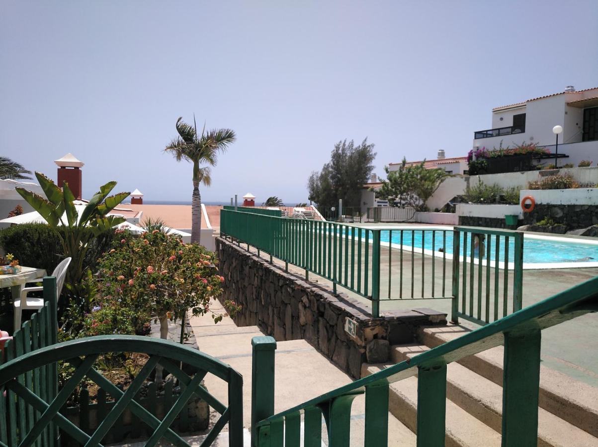 2 Calle Las Azucenas Playa Del Aguila  Extérieur photo