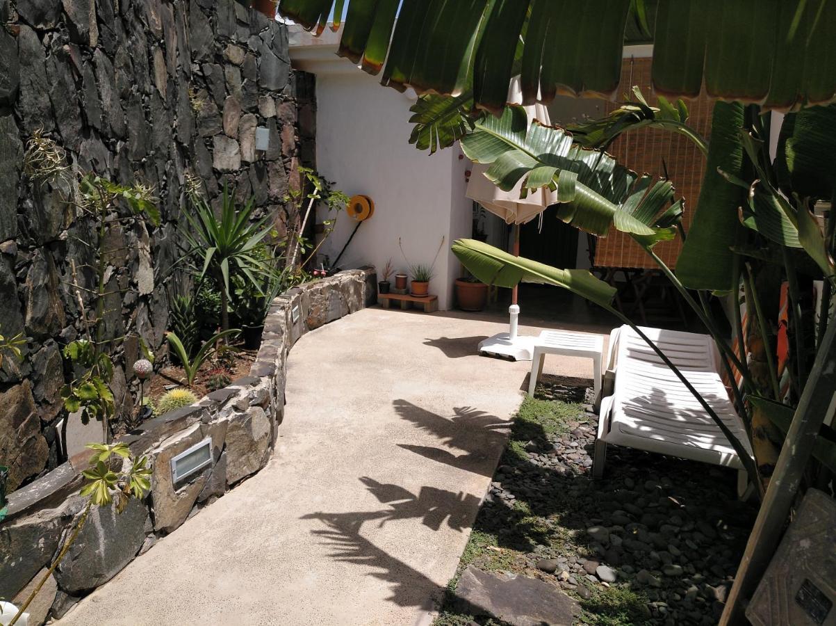 2 Calle Las Azucenas Playa Del Aguila  Extérieur photo